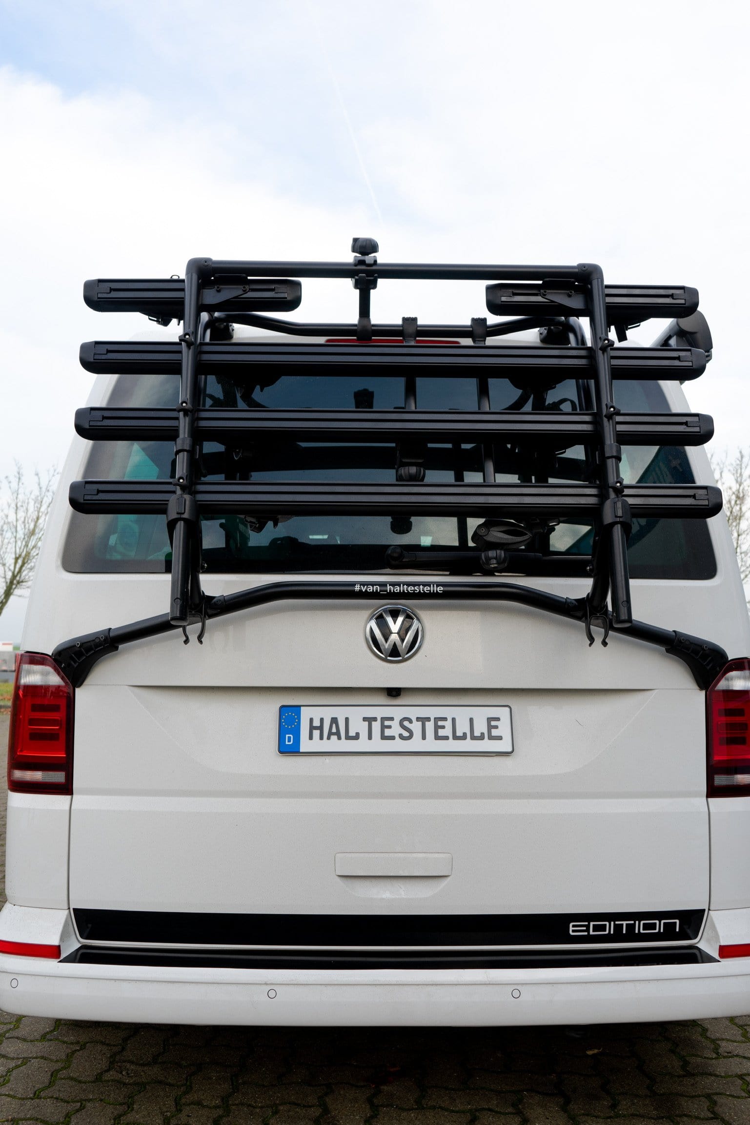 fahrradständer vw bus Fahrradträger T6 Schwarz für die Heckklappe Original Van-Haltestelle – VAN -HALTESTELLE