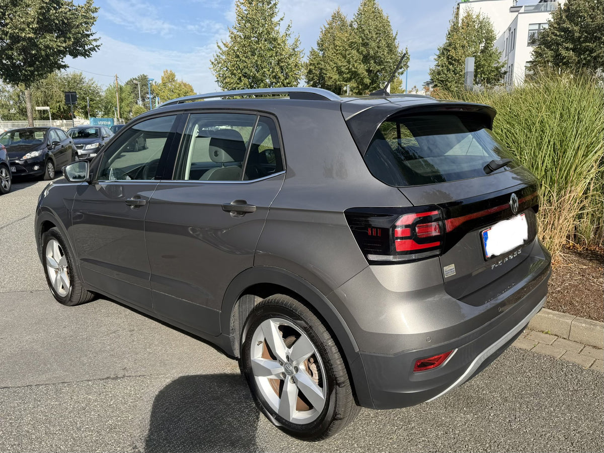 VW T-Cross Heckansicht mit LED-Rückleuchten