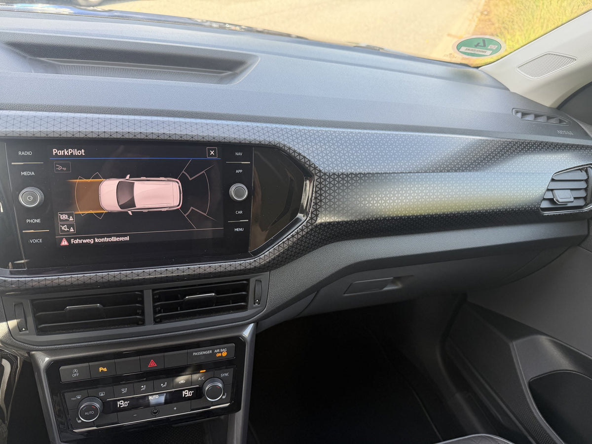 VW T-Cross großes Navi und Klimaautomatik