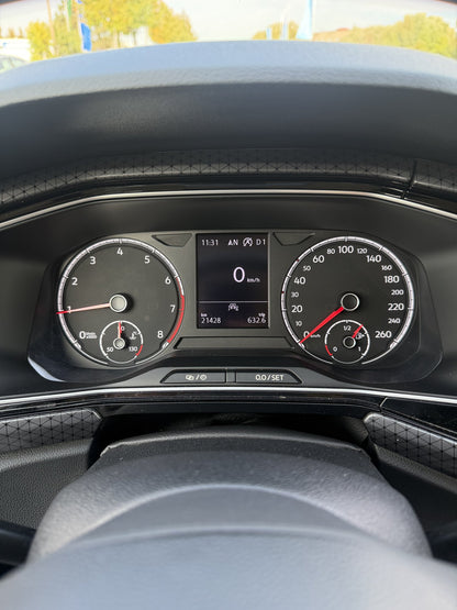 VW T-Cross Kombiinstrument, rund 13.000 km