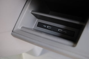 VW Grand California 600 mieten – Premium Camper für deinen Roadtrip