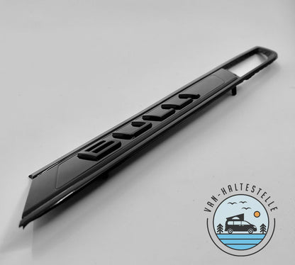 VW Schriftzug T6.1 Emblem Hochglanz Schwarz für California und Multivan VW Bulli Van- Haltestelle